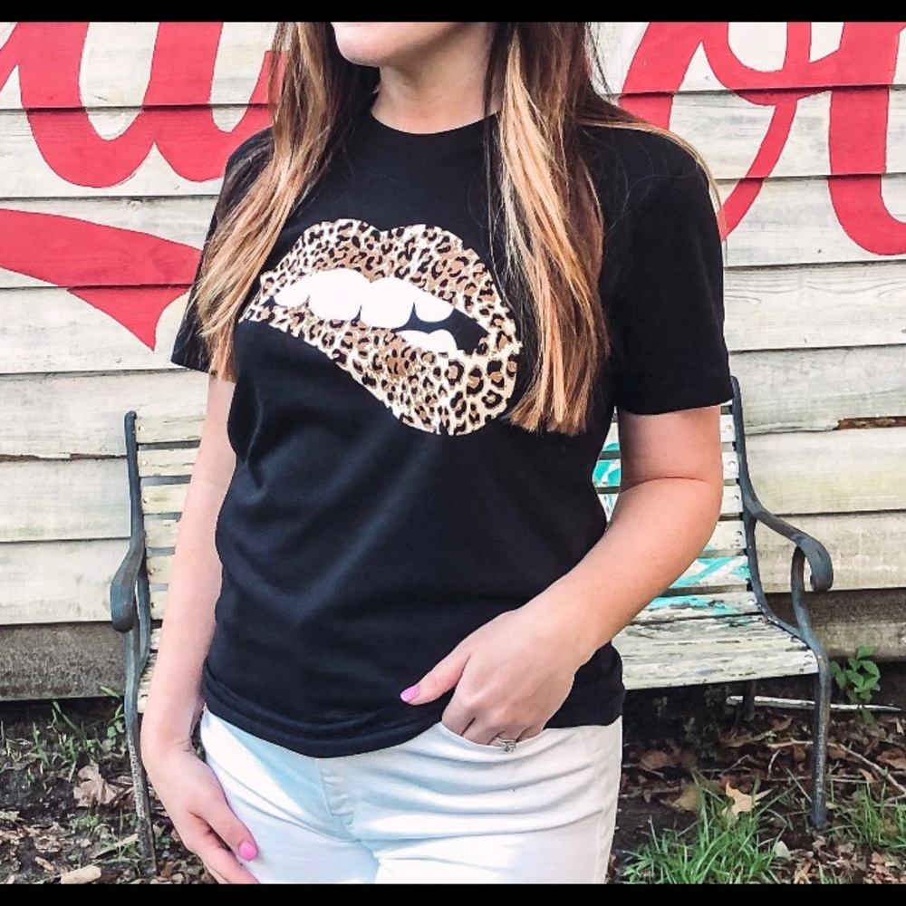 Lips Tee